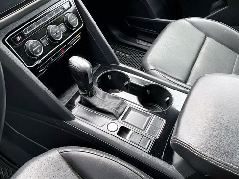 Certified 2023 Volkswagen Atlas SE image 17