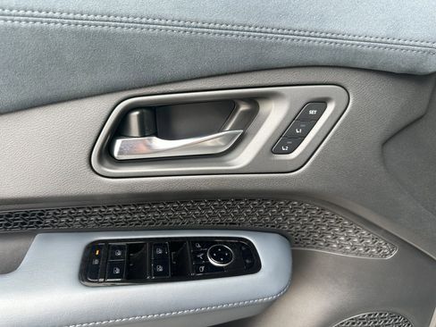 Used 2023 Nissan Ariya image 44