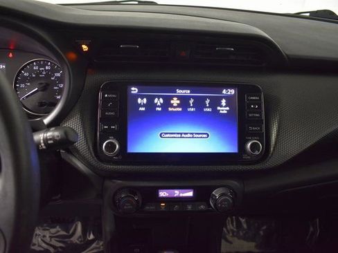 Used 2021 Nissan Kicks SV image 17