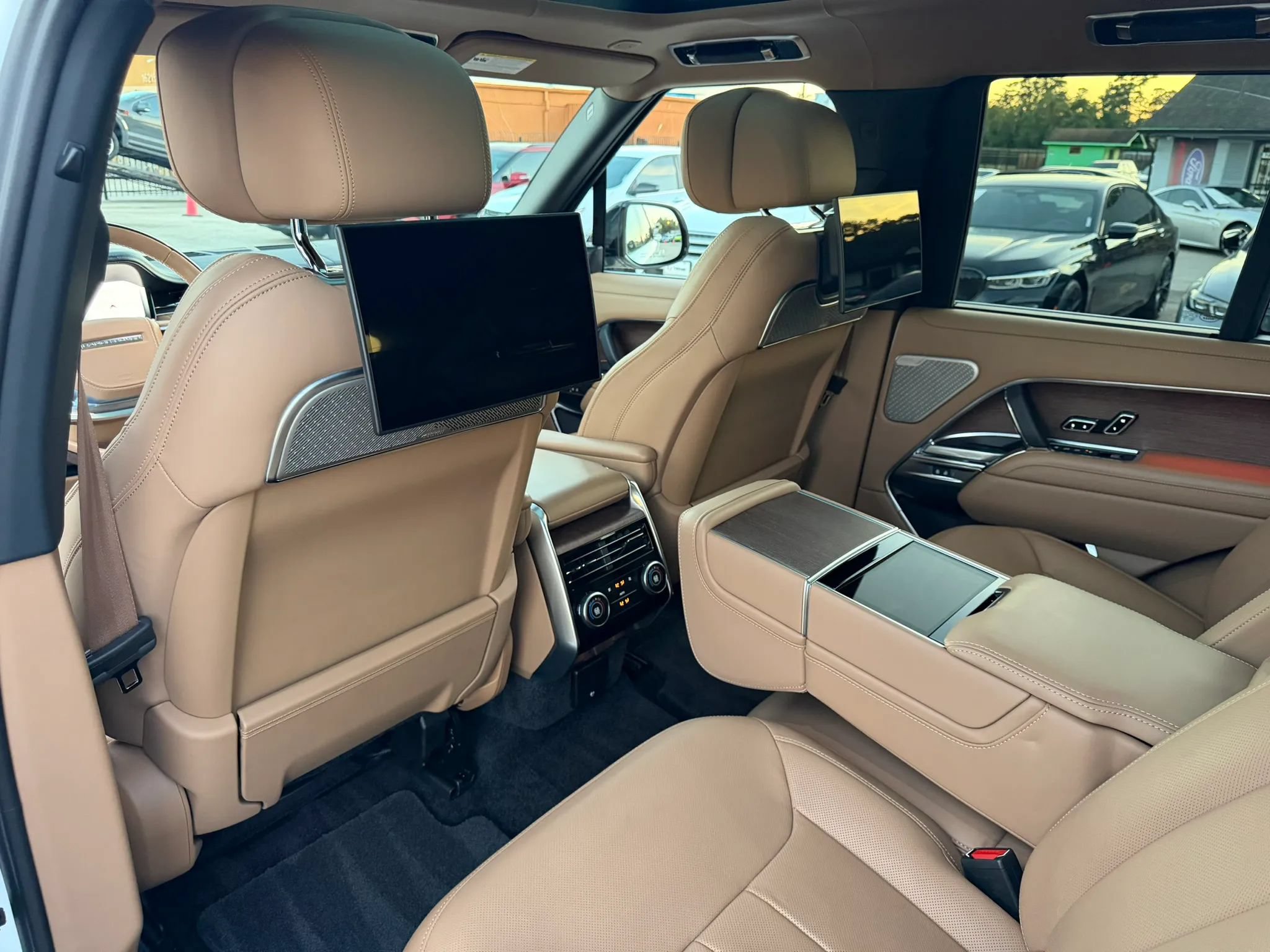 Used 2024 Land Rover Range Rover Autobiography AWD/4WD image 28