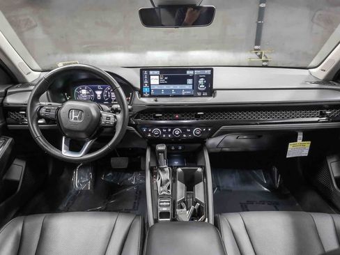 Used 2024 Honda Accord Touring image 15