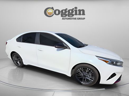 Used 2022 Kia Forte GT-Line w/ GT-Line Premium Package image 15