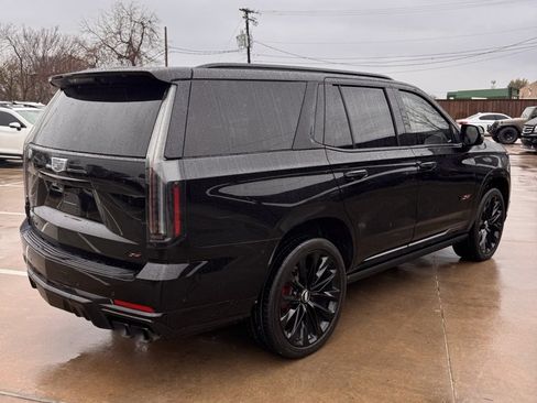 Used 2025 Cadillac Escalade V w/ LPO, ONYX Package image 8