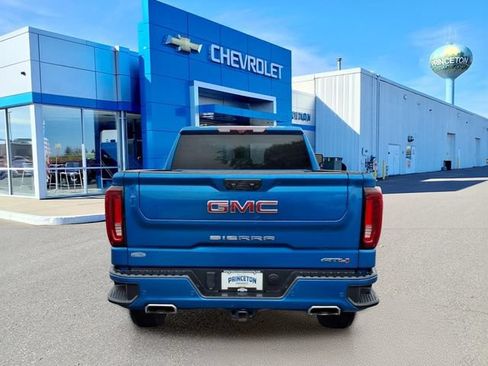 Used 2023 GMC Sierra 1500 AT4 w/ Technology Package AWD/4WD image 4