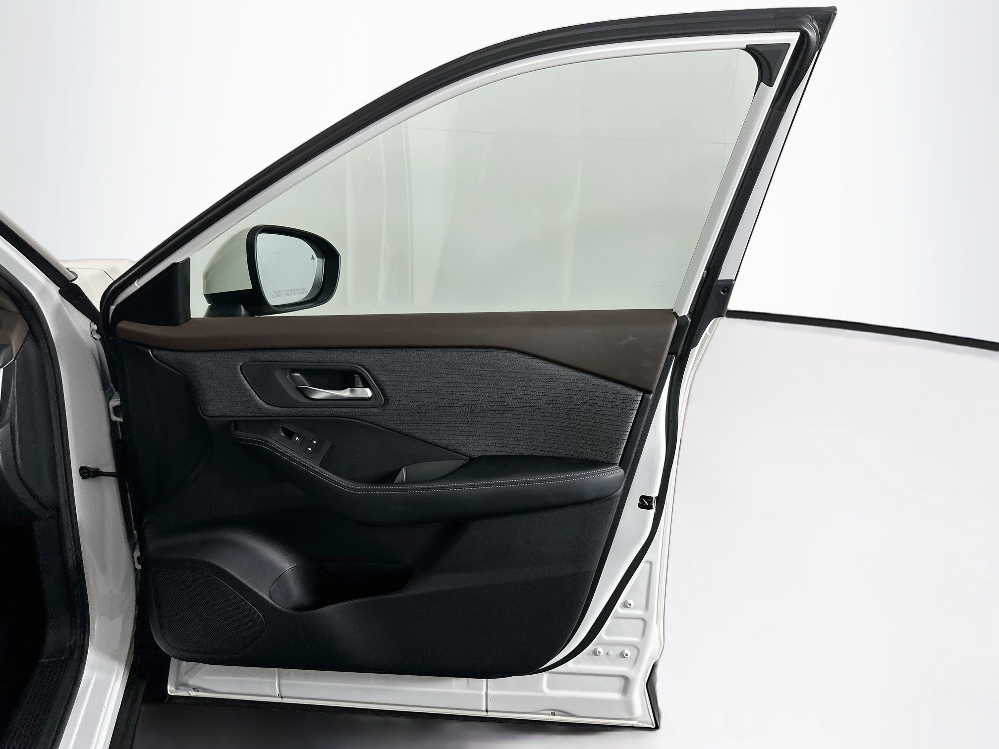 Used 2023 Nissan Rogue SV FWD image 31