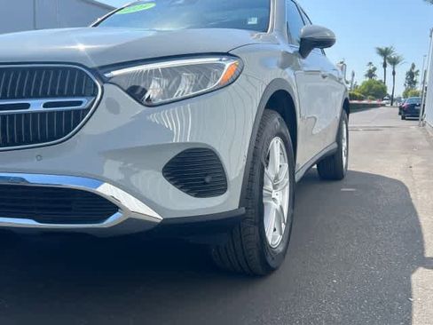 Used 2025 Mercedes-Benz GLC 300 4MATIC image 9