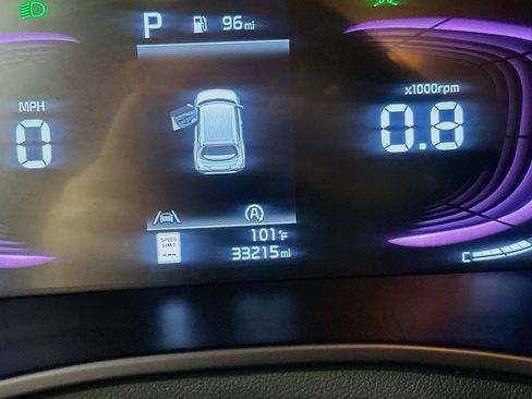 Used 2025 Kia Soul LX w/ LX Technology Package FWD image 19