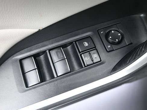 Used 2021 Toyota RAV4 XLE Premium FWD image 11