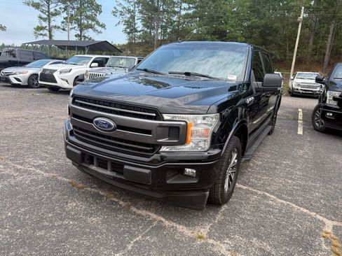 Used 2018 Ford F150 XLT w/ Equipment Group 302A Luxury RWD image 3
