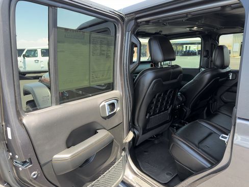 Used 2022 Jeep Gladiator Mojave w/ LED Lighting Group AWD/4WD image 12