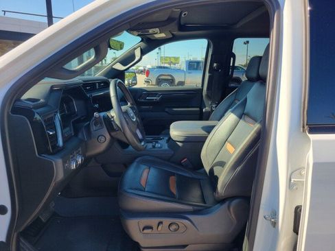 Used 2023 GMC Sierra 1500 AT4 w/ AT4 Premium Package AWD/4WD image 12