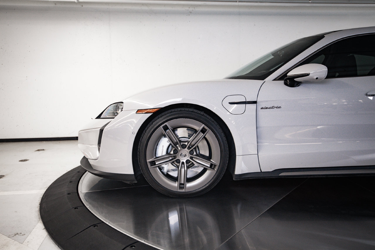 Certified 2025 Porsche Taycan Turbo AWD/4WD image 11