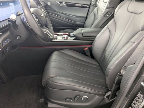 Used 2025 Genesis GV80 2.5T Standard image 13