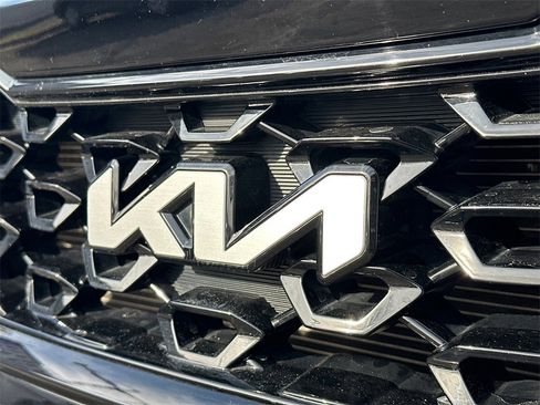 Used 2022 Kia Sorento EX w/ Panoramic Sunroof Package image 16