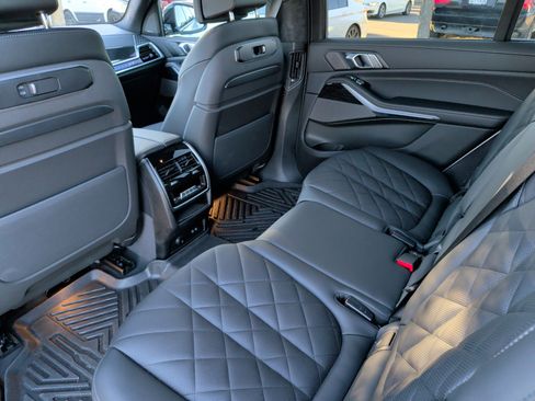 Certified 2025 BMW X7 xDrive40i w/ M Sport Package image 42