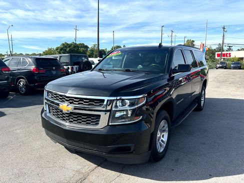 Used 2019 Chevrolet Suburban LT image 7