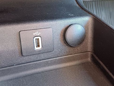 Used 2017 Ford Fusion Titanium image 21