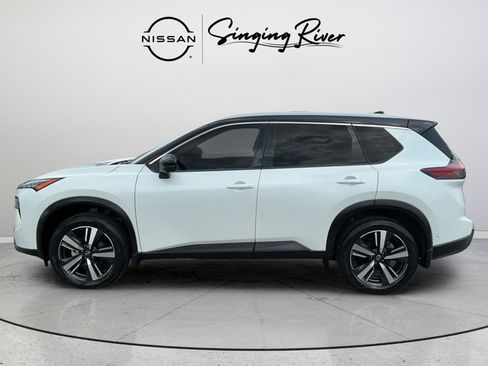 Certified 2025 Nissan Rogue SL w/ SL Premium Package FWD image 4