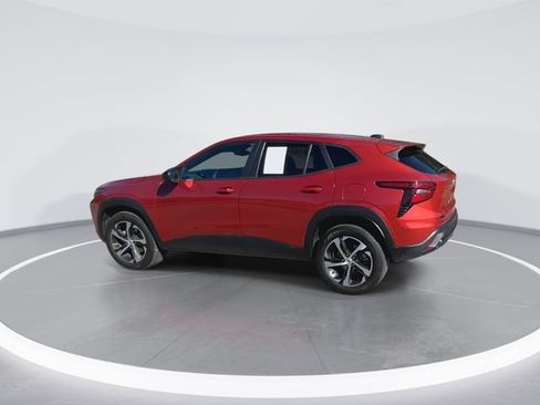 Used 2024 Chevrolet Trax RS w/ Driver Confidence Package FWD image 7