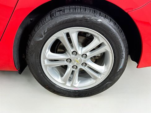 Used 2017 Chevrolet Cruze LT w/ Convenience Package FWD image 11
