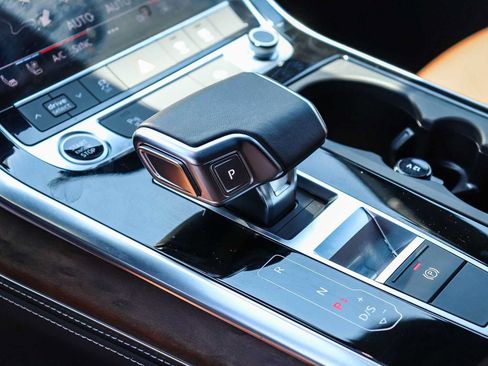 Used 2025 Audi Q8 Premium Plus w/ Premium Plus Package AWD/4WD image 18