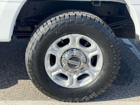 Used 2025 Ford F250 XLT image 9