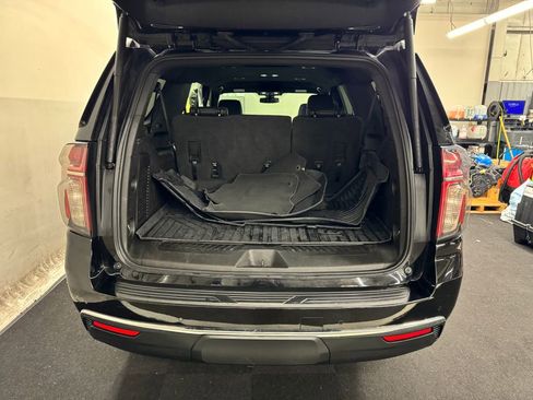 Used 2022 Chevrolet Suburban LT image 6