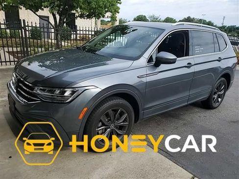 Used 2022 Volkswagen Tiguan SE AWD/4WD image 1