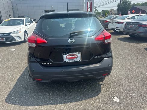 Used 2020 Nissan Kicks S FWD image 3