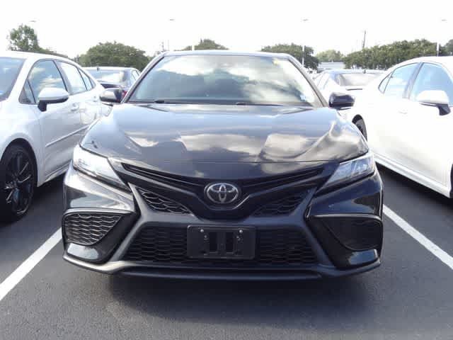 Used 2023 Toyota Camry SE FWD image 2
