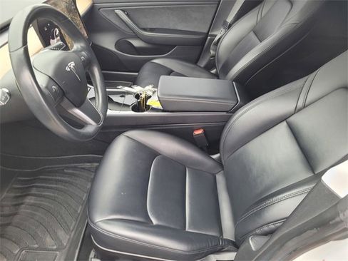 Used 2018 Tesla Model 3 Long Range image 15