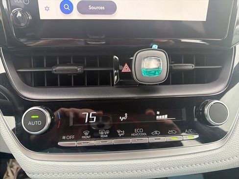 Used 2023 Toyota Corolla SE image 13