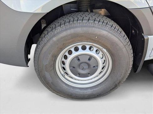 New 2025 Mercedes-Benz Sprinter 2500 image 9