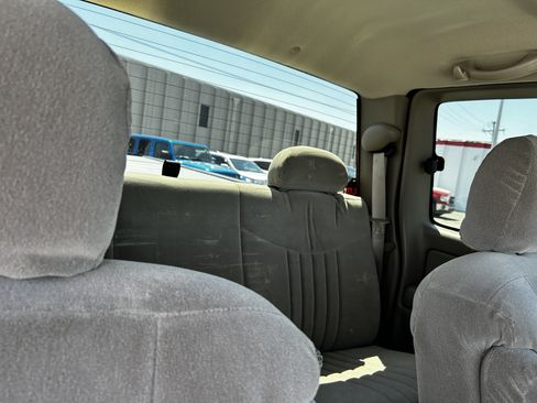 Used 2004 GMC Sierra 3500 SLE w/ Heavy-Duty Power Package AWD/4WD image 10