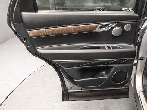 Used 2025 Genesis GV80 3.5T Prestige image 33