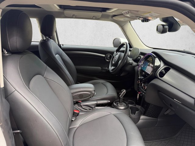 Used 2024 MINI Cooper 2-Door Hardtop FWD image 25