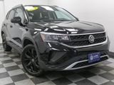 Certified 2022 Volkswagen Taos SE image 2