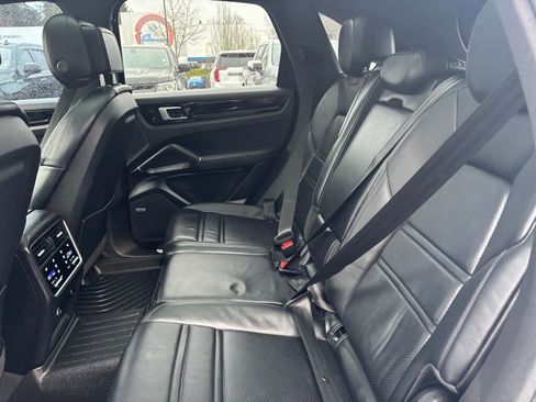 Used 2021 Porsche Cayenne S image 13