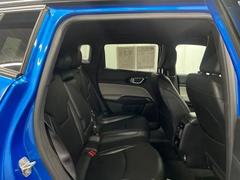Used 2025 Jeep Compass Limited AWD/4WD image 13