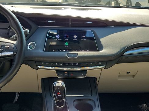Used 2023 Cadillac XT4 Luxury w/ Cold Weather Package FWD image 24
