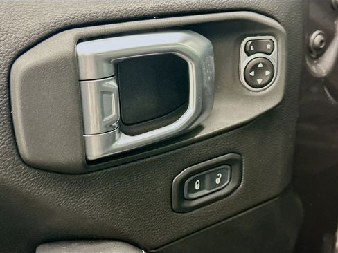 Used 2023 Jeep Wrangler Sahara w/ Cold Weather Group image 15