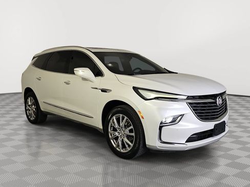 Used 2023 Buick Enclave Premium w/ Experience Buick Package FWD image 2