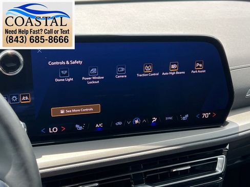 Used 2025 Chevrolet Traverse LT FWD image 43