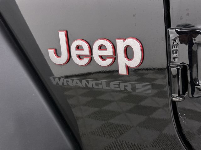 Used 2025 Jeep Wrangler Unlimited Rubicon w/ Convenience Group AWD/4WD image 33