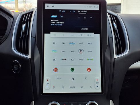 Used 2024 Ford Edge SEL w/ Convenience Package image 11