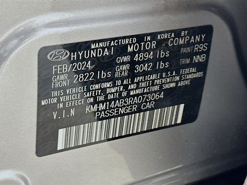 Used 2024 Hyundai Ioniq 6 SE RWD image 12