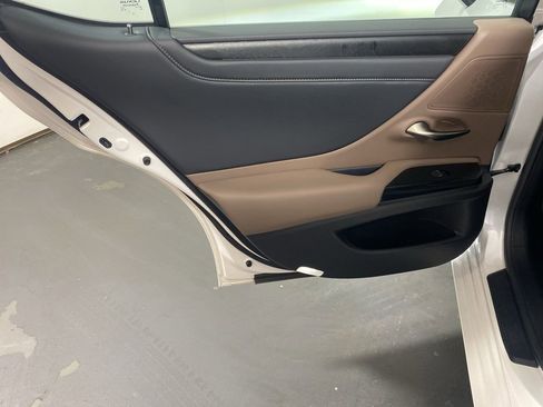 Certified 2025 Lexus ES 350 350 w/ Premium Package image 25