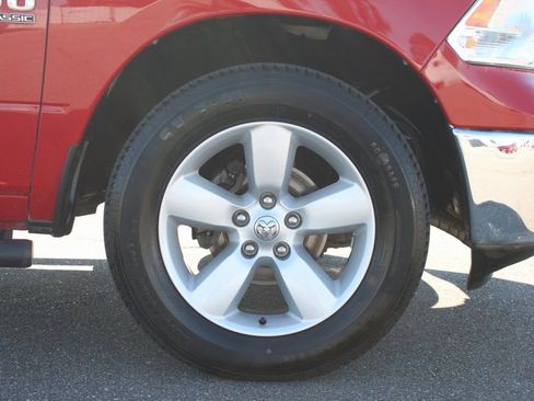 Used 2019 RAM 1500 Classic SLT image 4