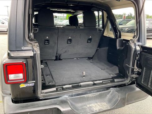 Used 2021 Jeep Wrangler Unlimited Sport AWD/4WD image 31