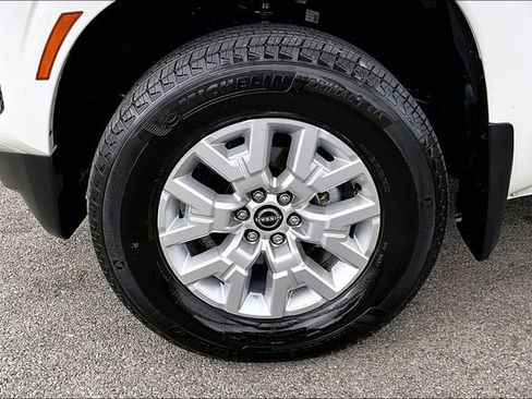 Certified 2024 Nissan Frontier SV w/ SV Convenience Package image 31